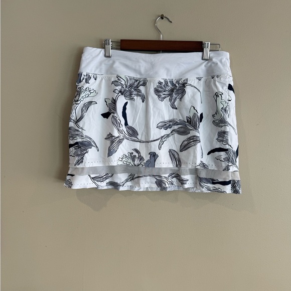 Athleta Gray Skorts Lightweight Athletic Wear - Picture 2 of 9